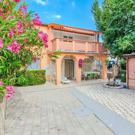 Apartament Gorgeous In Otok With Wifi Vir