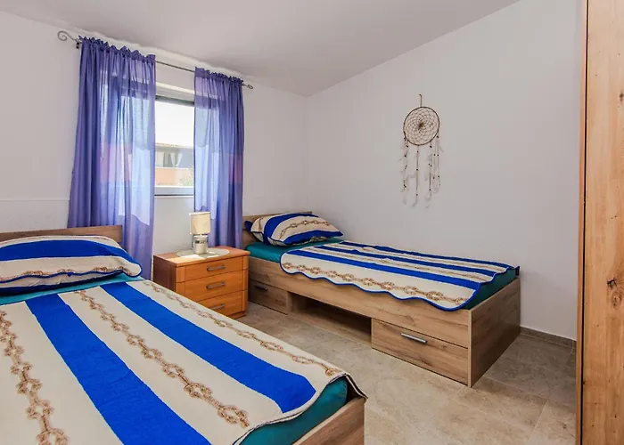 דירה In Otok With Wifi ויר